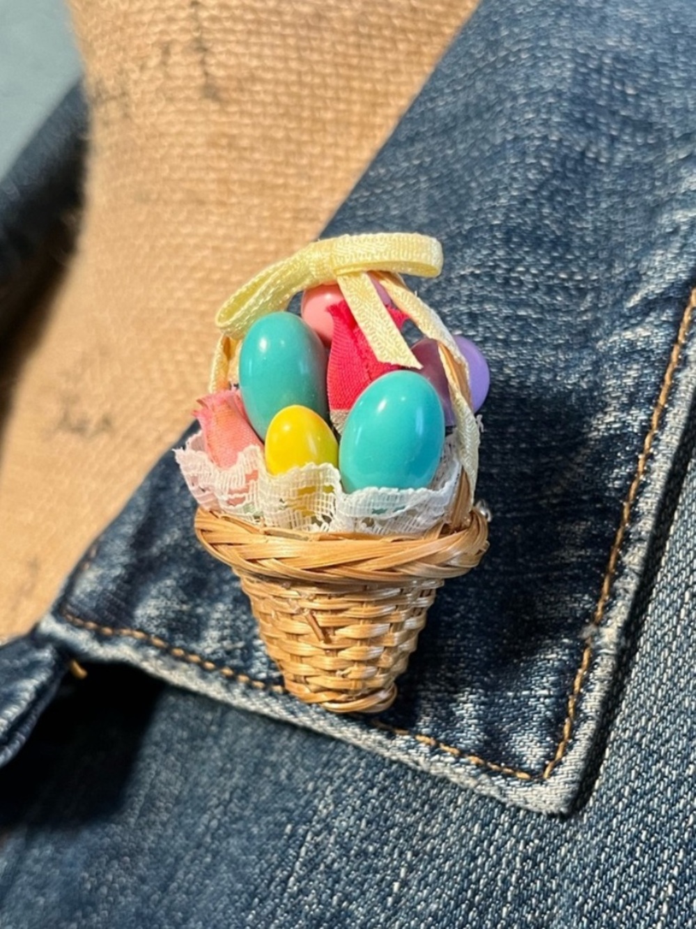 Vintage Easter Wicker Basket Brooch Pin - Picture 2 of 15